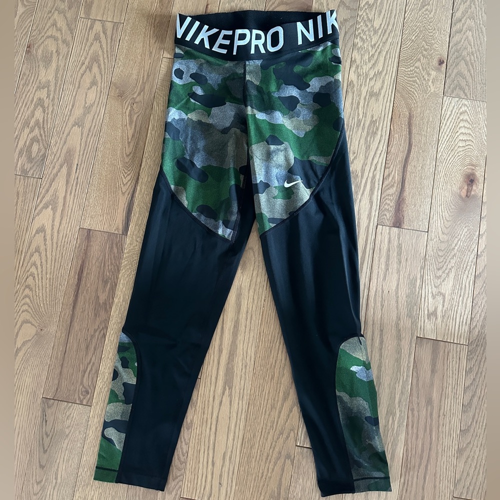 Nike pro cropped black and green camo leggings
